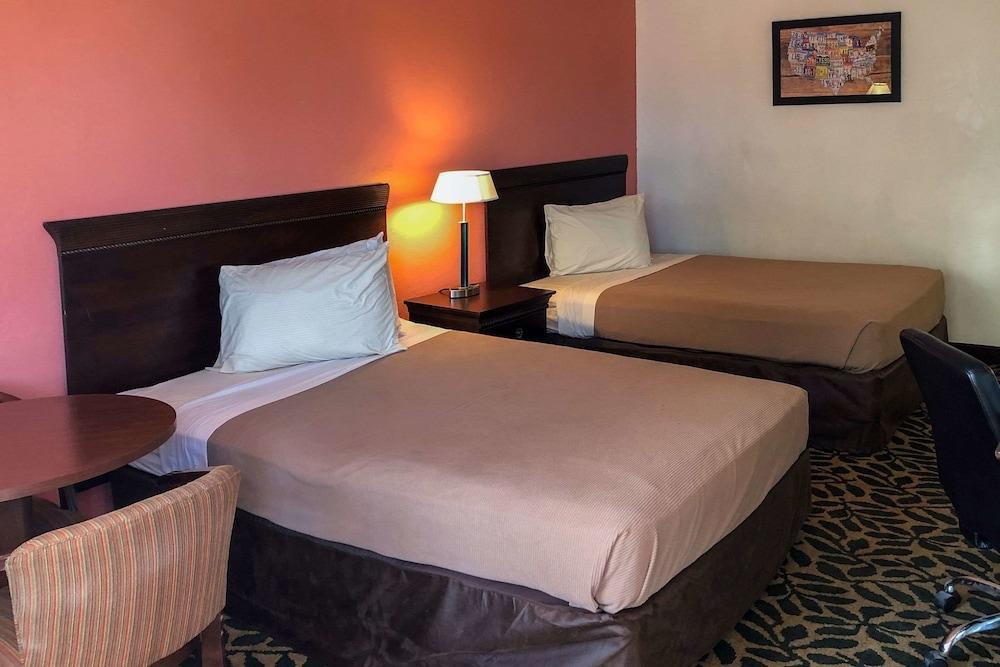 Econo Lodge North Норт-Форт-Майерс Экстерьер фото