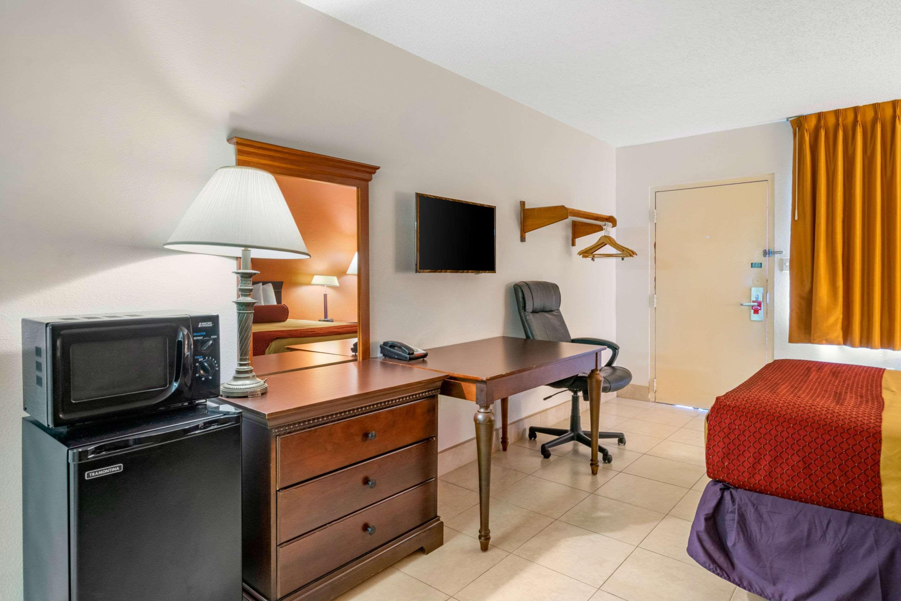 Econo Lodge North Норт-Форт-Майерс Экстерьер фото