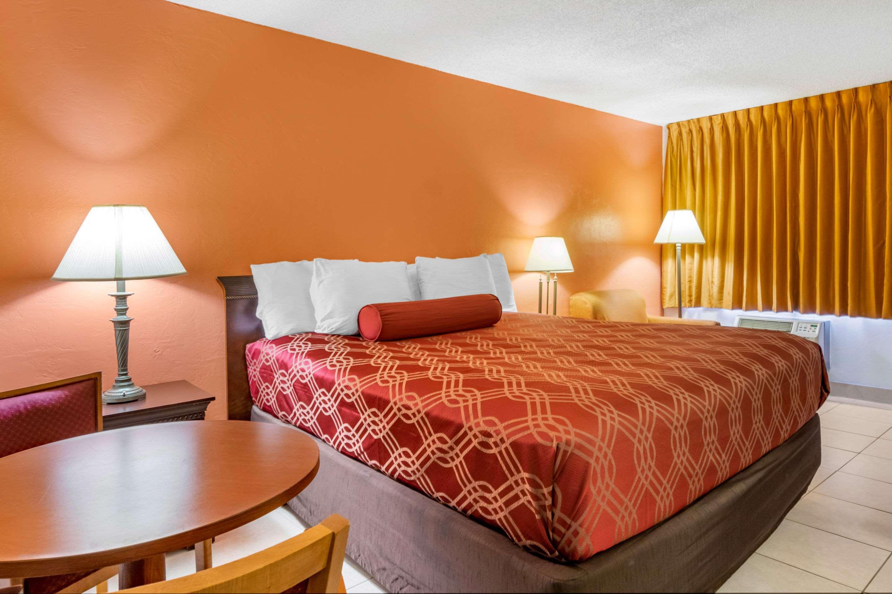 Econo Lodge North Норт-Форт-Майерс Экстерьер фото